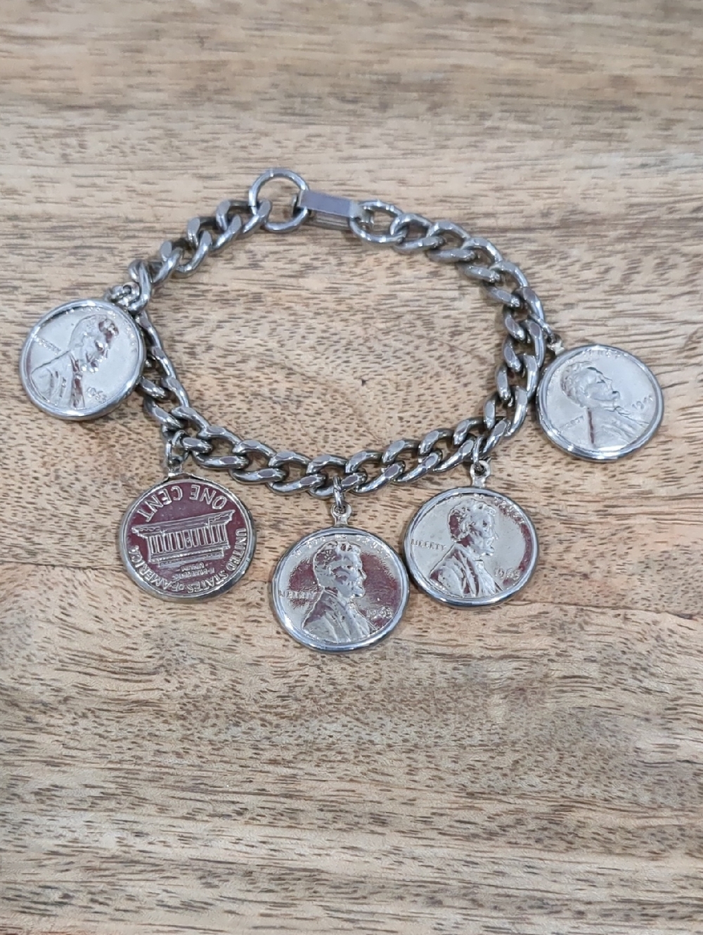VINTAGE Silver Tone Penny Charm Bracelet - Penny Motif